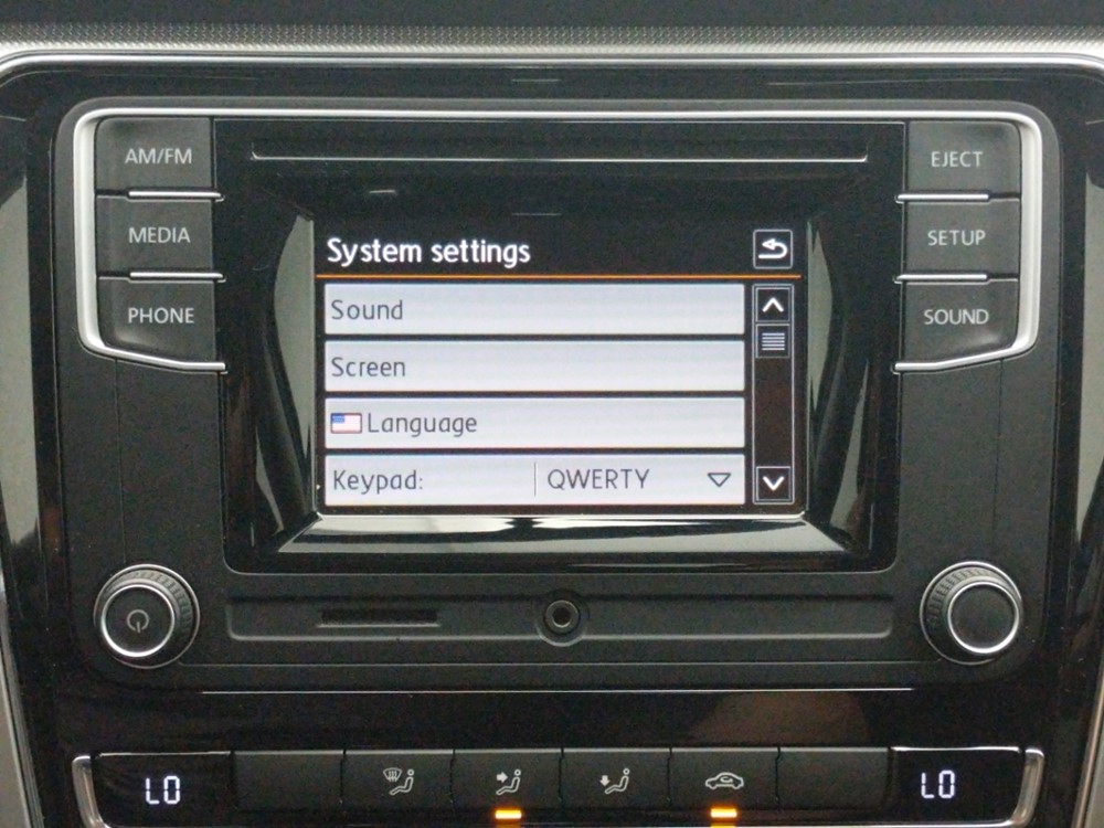 2016 Volkswagen Passat - Stereo Package