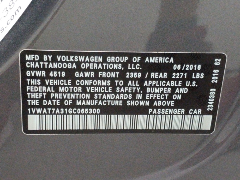 2016 Volkswagen Passat - VIN Plate
