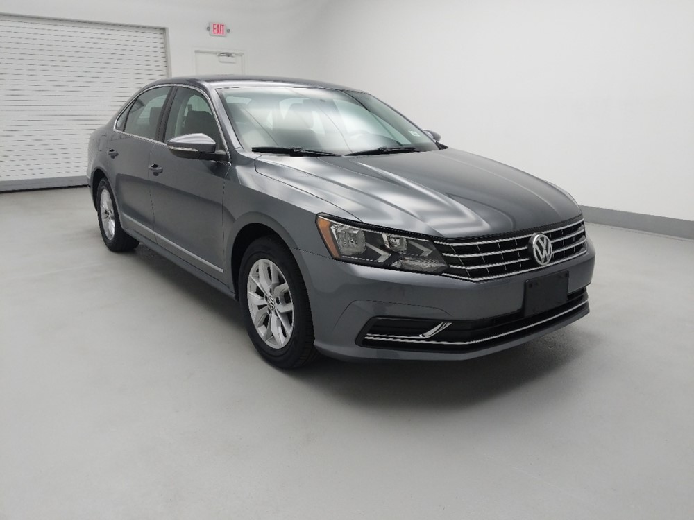 2016 Volkswagen Passat - Passenger Front Bumper