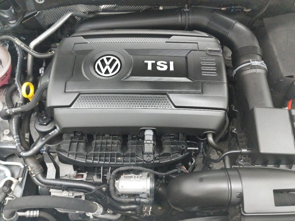 2016 Volkswagen Passat - Engine