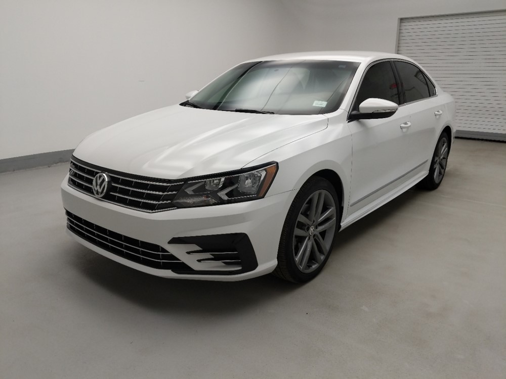 Used 2016 Volkswagen Passat Driver Front Bumper