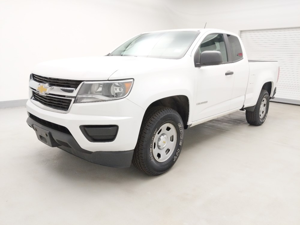 Used 2015 Chevrolet Colorado Driver Front Bumper