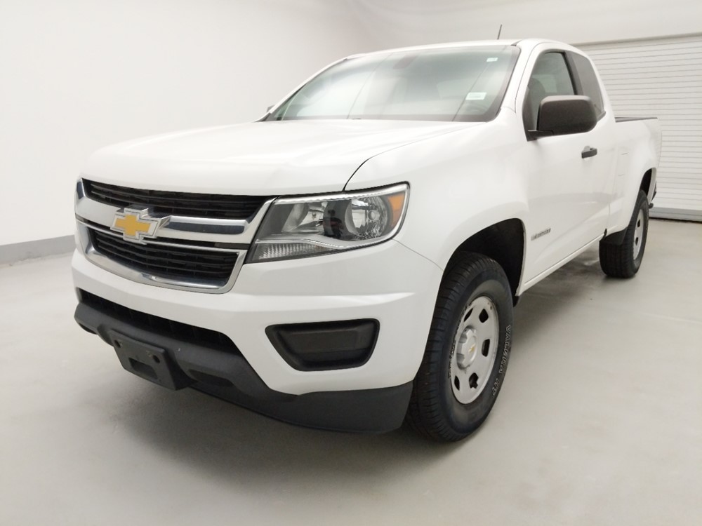 Used 2015 Chevrolet Colorado Driver Front Bumper