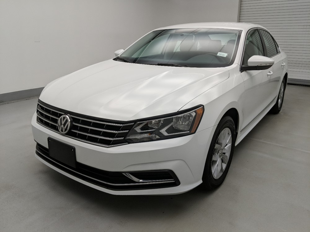 Used 2017 Volkswagen Passat Driver Front Bumper