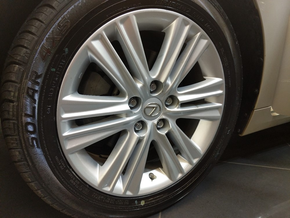 2015 Lexus ES 350 - Wheel