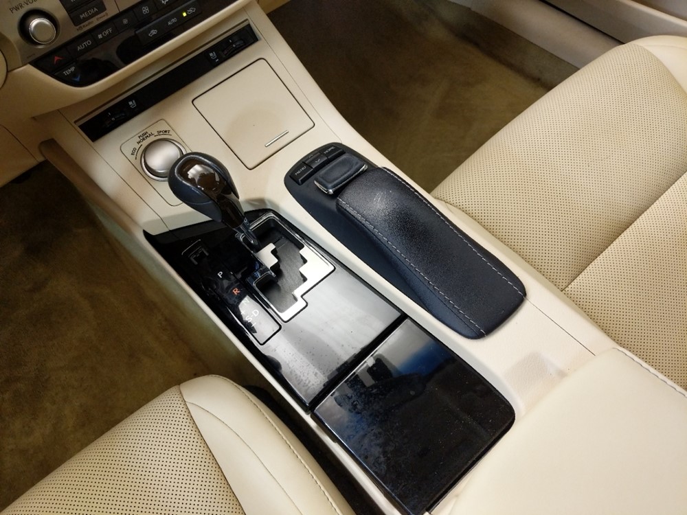 2015 Lexus ES 350 - Center Console/Cup Holders