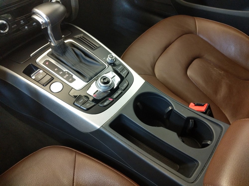2014 Audi A4 - Center Console/Cup Holders