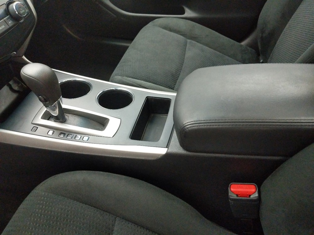 2015 Nissan Altima - Center Console/Cup Holders