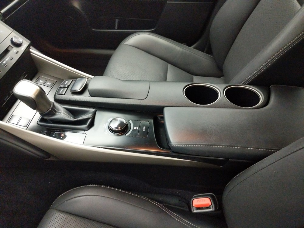 2014 Lexus IS 250 - Center Console/Cup Holders