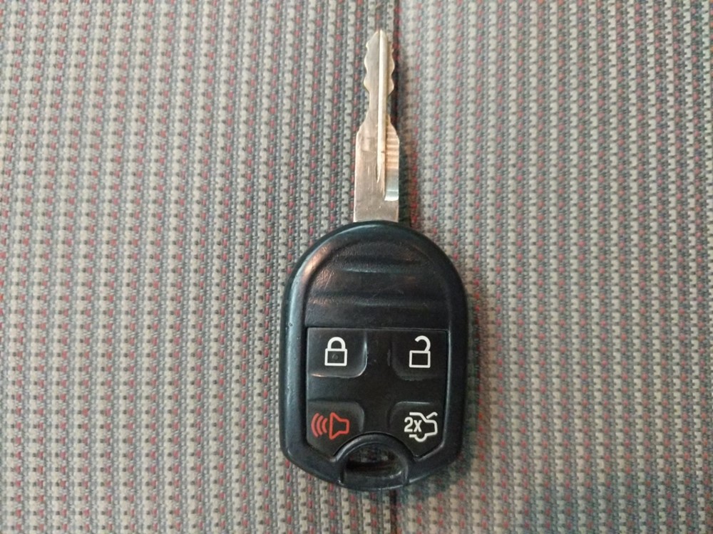 2012 Ford Taurus - Keys