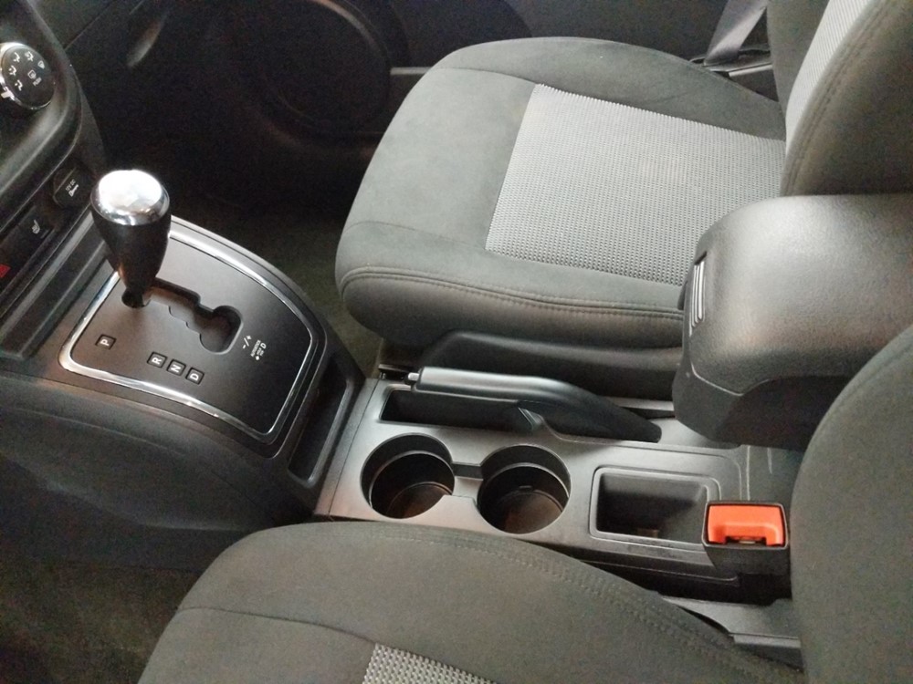 2017 Jeep Patriot - Center Console/Cup Holders