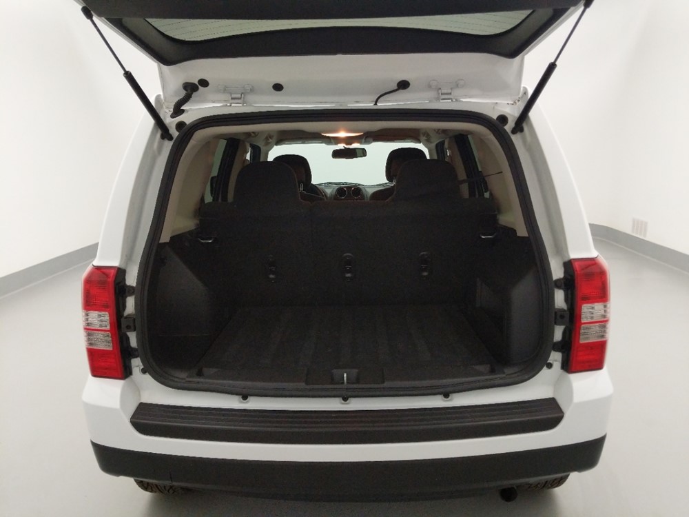 2017 Jeep Patriot - Trunk