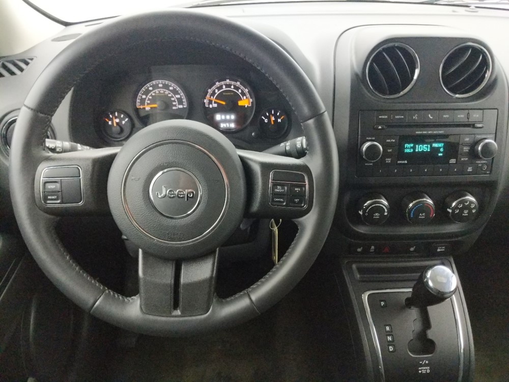 2017 Jeep Patriot - Driver Dash