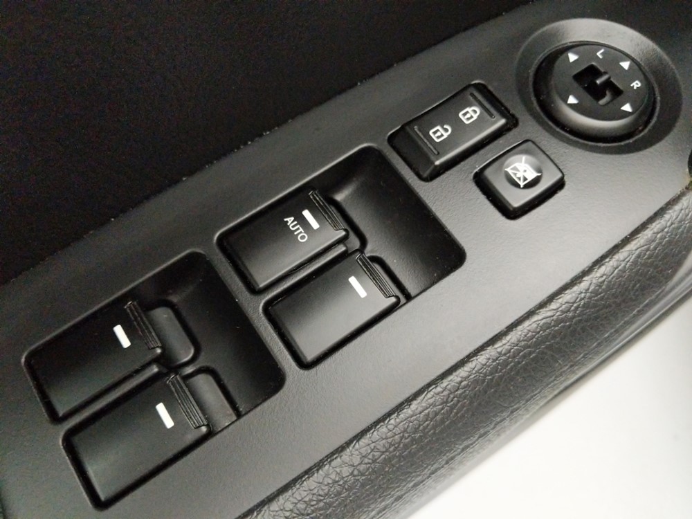 2014 Kia Sorento - Driver Power Windows/Lock Control