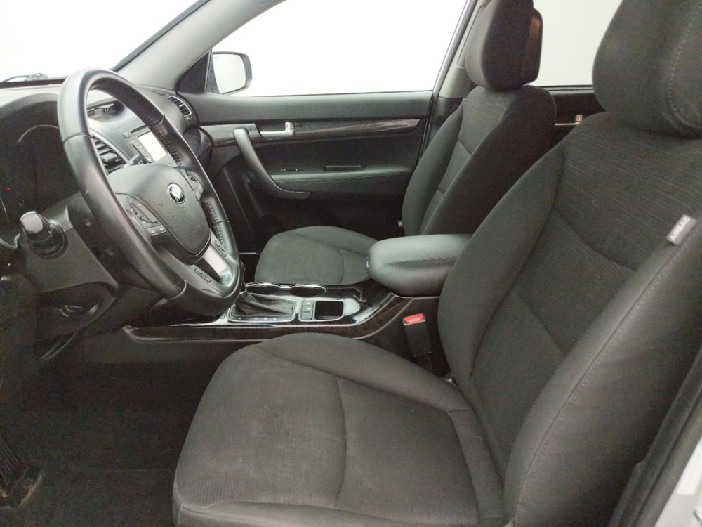 2014 Kia Sorento - Driver Front Seat