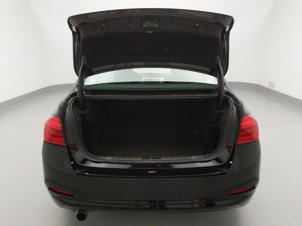2016 BMW 320i - Trunk