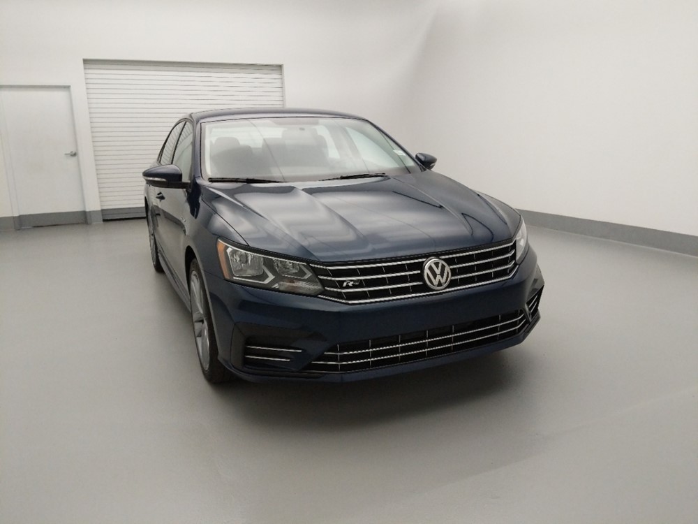 2018 Volkswagen Passat - Passenger Front Hood