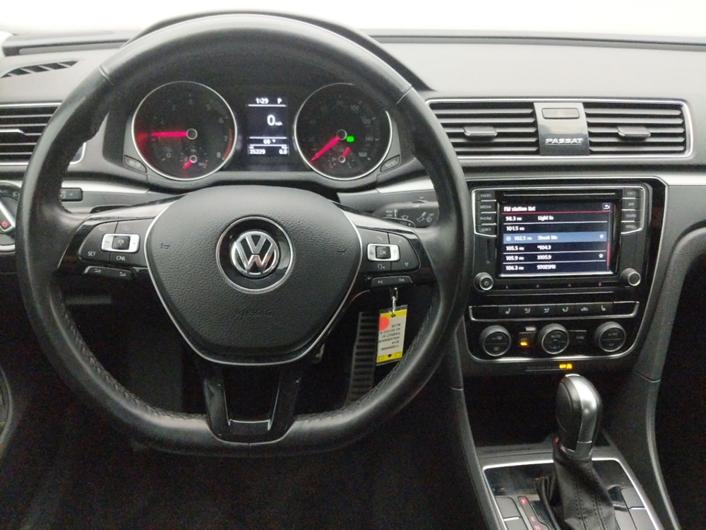 2018 Volkswagen Passat - Driver Dash