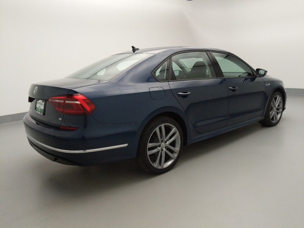 2018 Volkswagen Passat - Passenger Rear Side