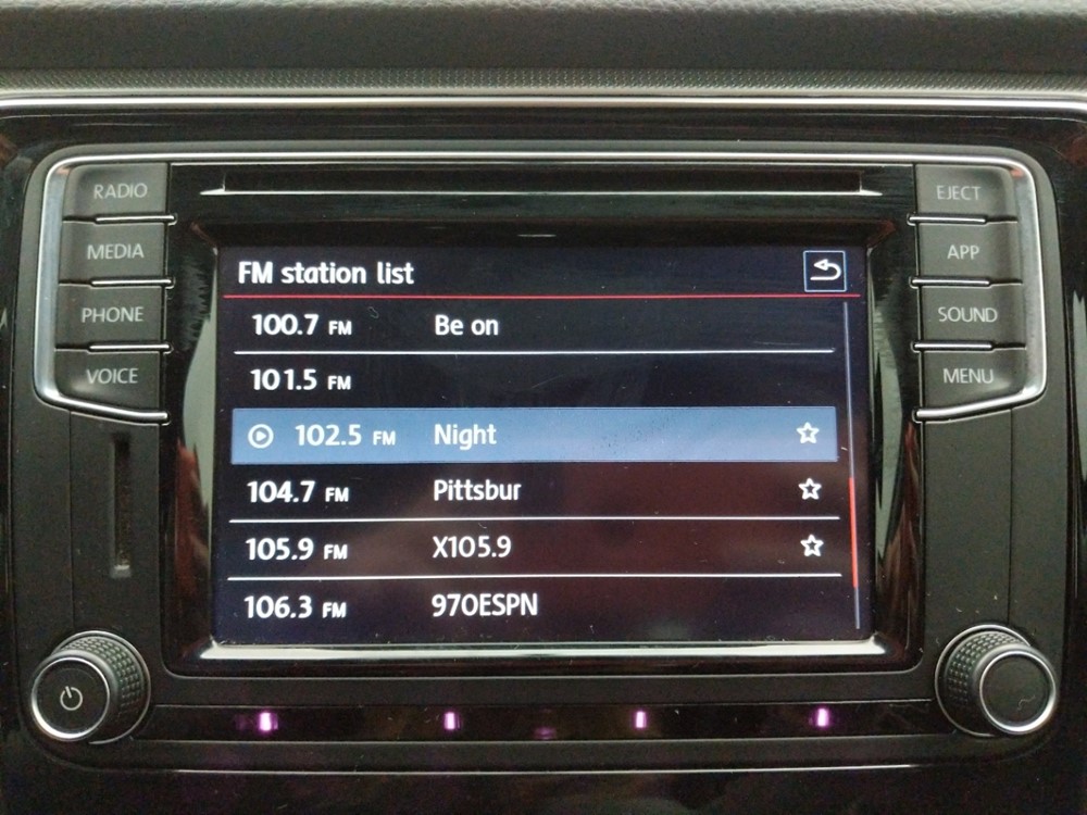 2018 Volkswagen Passat - Stereo Package