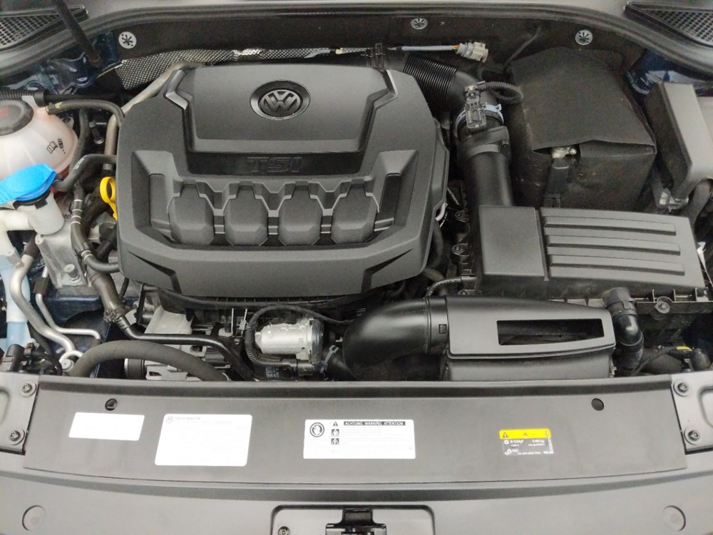 2018 Volkswagen Passat - Engine