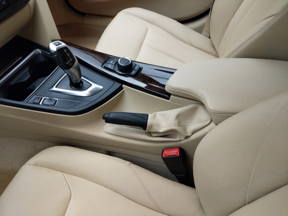 2015 BMW 328i - Center Console/Cup Holders