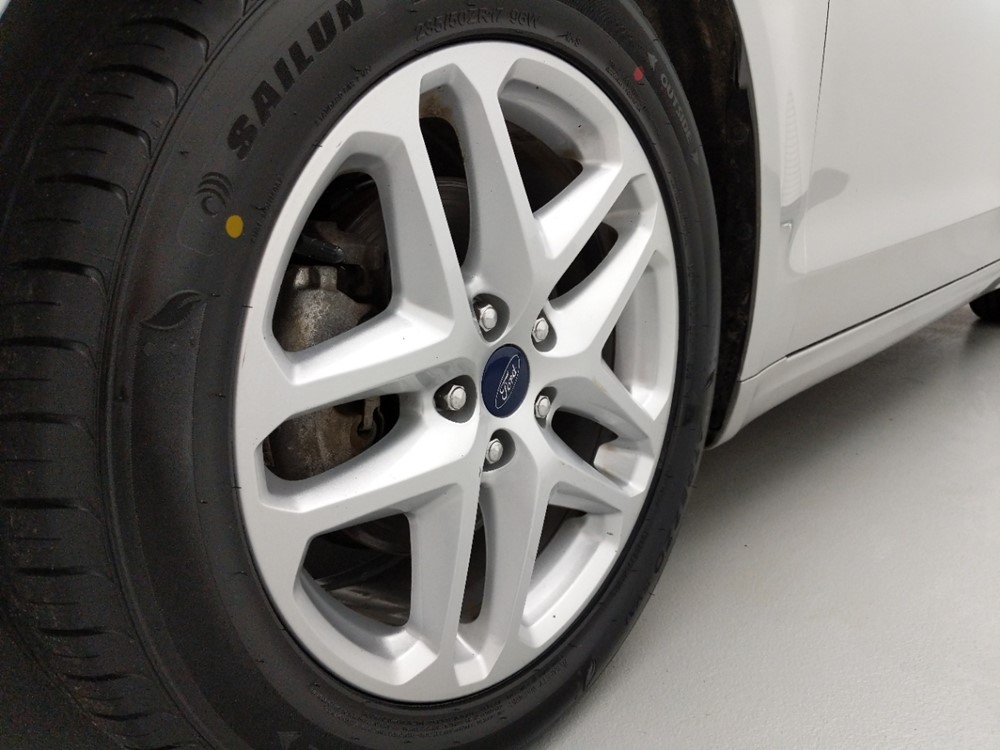 2016 Ford Fusion - Wheel