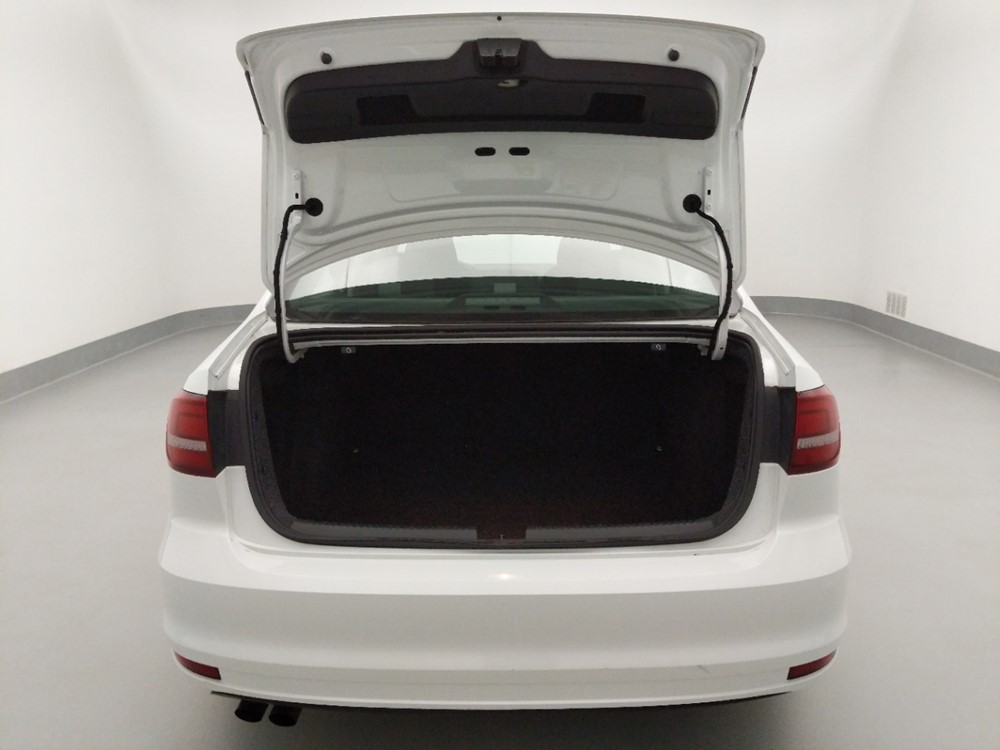 2018 Volkswagen Jetta - Trunk