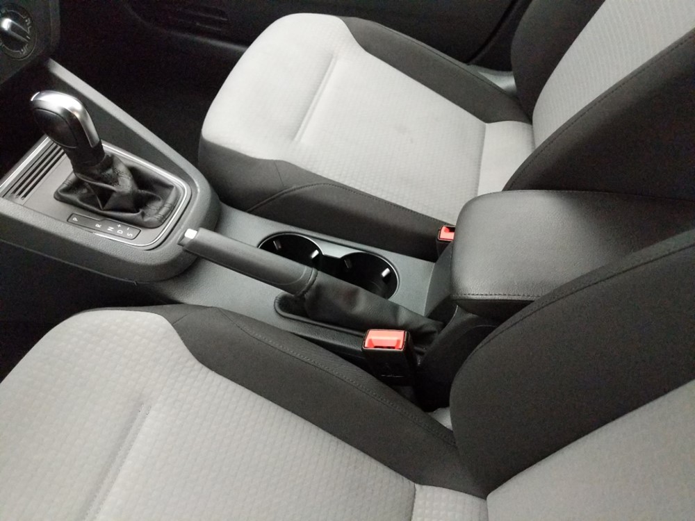 2018 Volkswagen Jetta - Center Console/Cup Holders