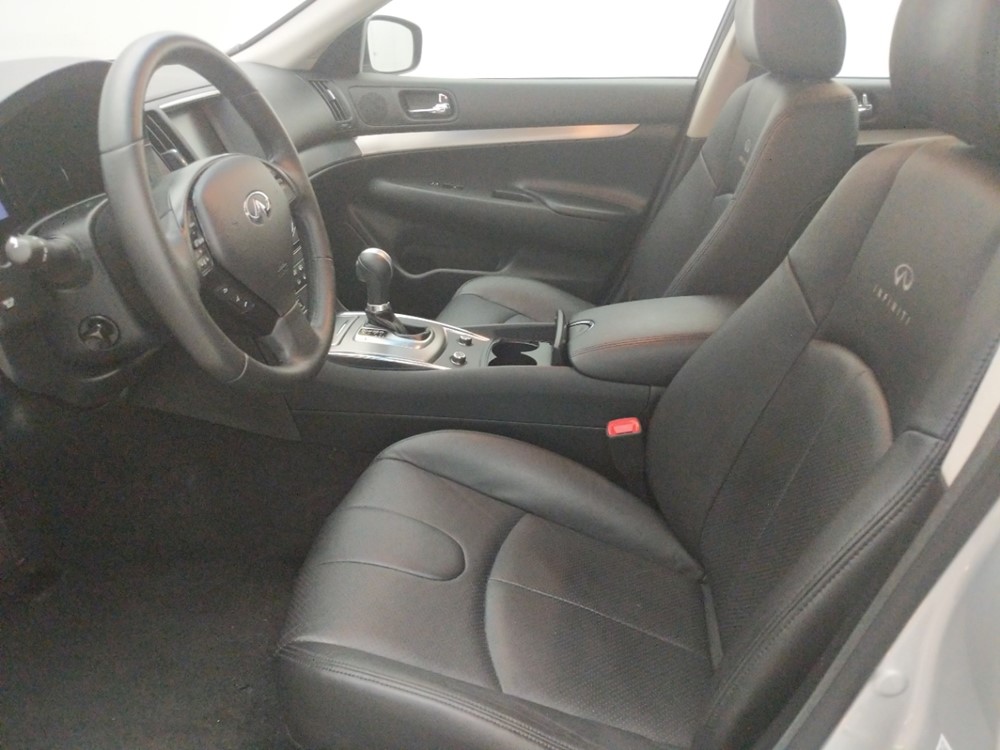 2010 INFINITI G37 - Driver Front Seat
