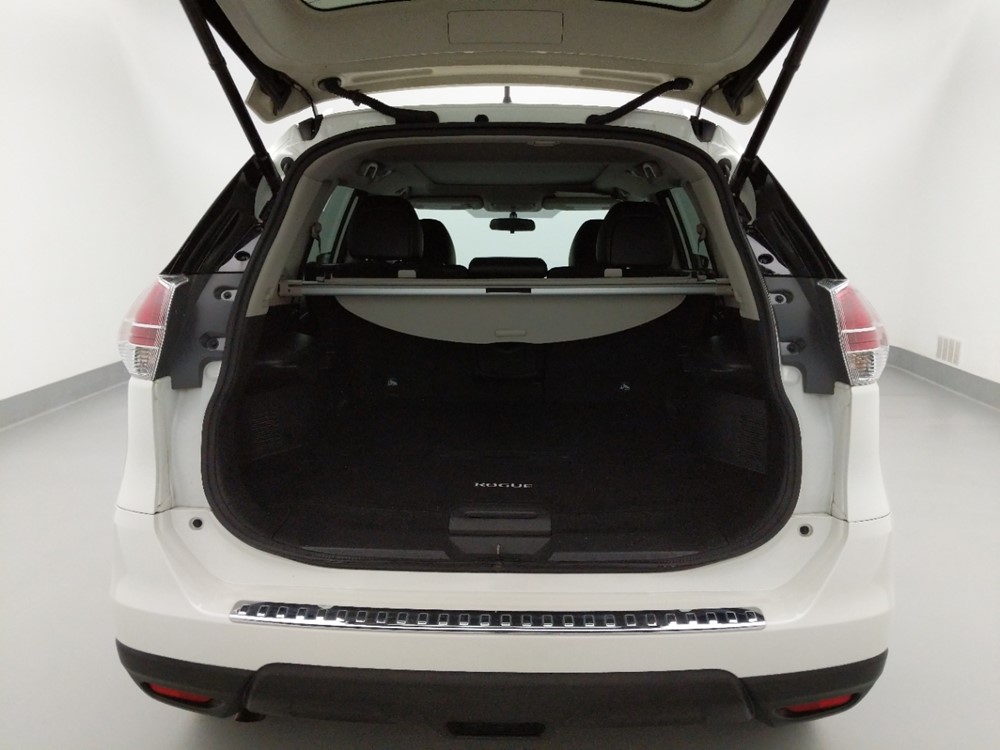 2016 Nissan Rogue - Trunk