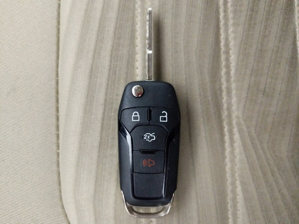 2016 Ford Fusion - Keys