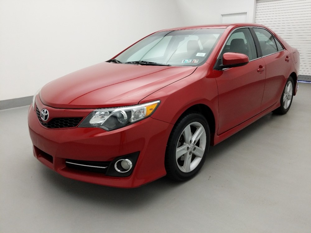 Used 2014 Toyota Camry Driver Front Bumper