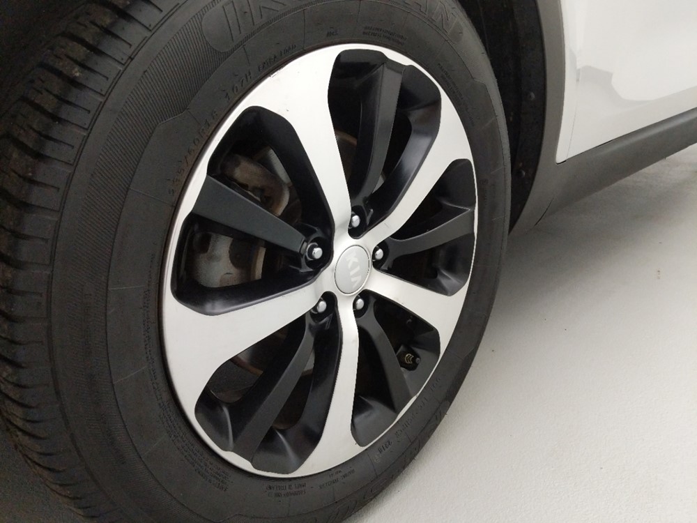 2016 Kia Sorento - Wheel