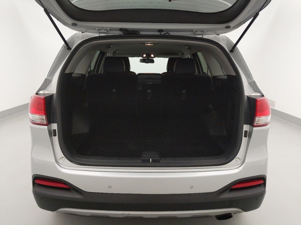 2016 Kia Sorento - Trunk