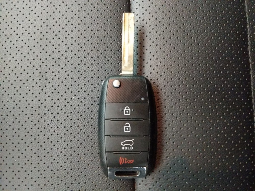 2016 Kia Sorento - Keys