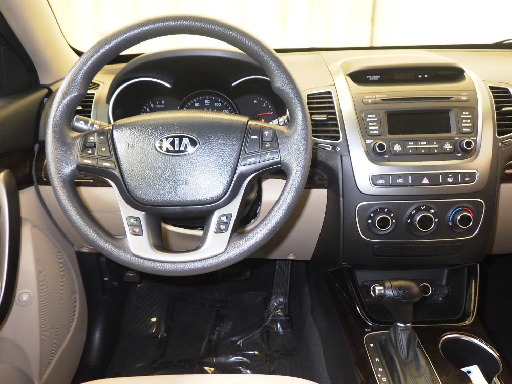 2015 Kia Sorento - Driver Dash