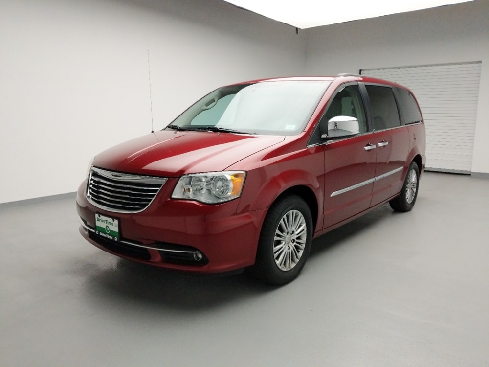 2017 Chrysler Town And Country Touring L For In Grand Rapids 2017 Chrysler Town And Country Driver Front Per