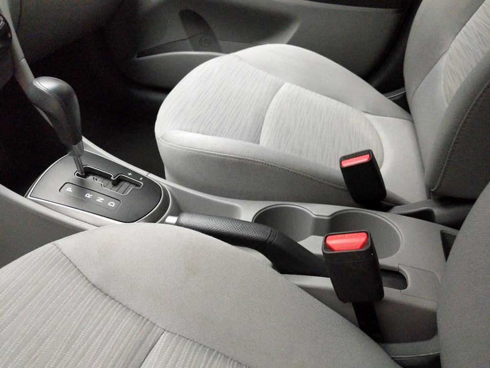 2016 Hyundai Accent - Center Console/Cup Holders