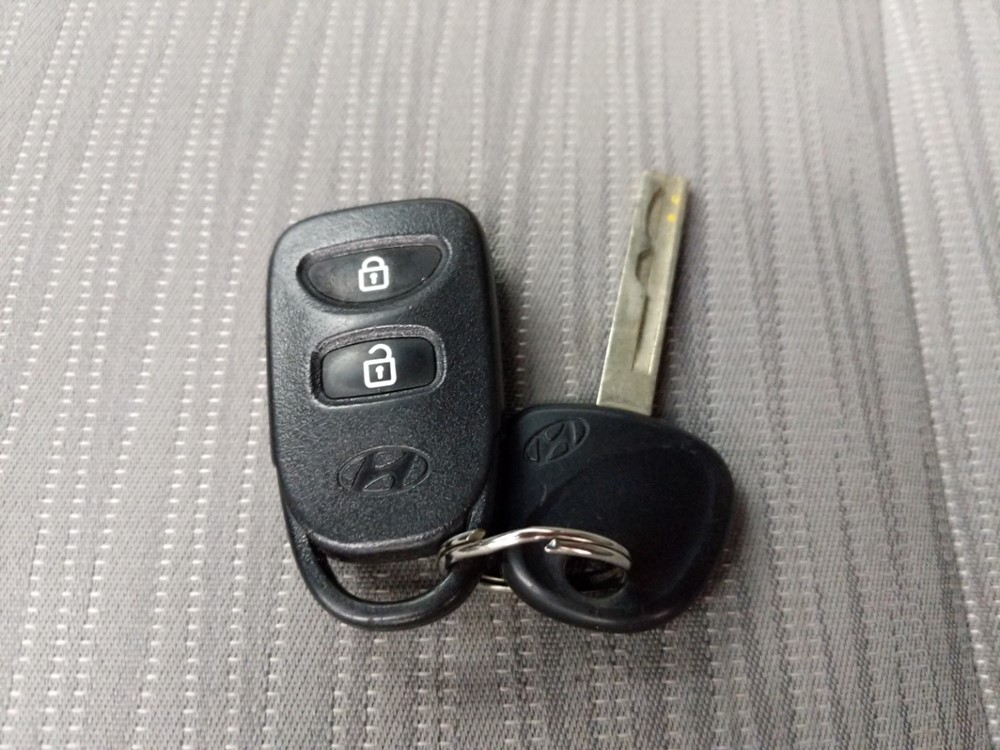 2016 Hyundai Accent - Keys