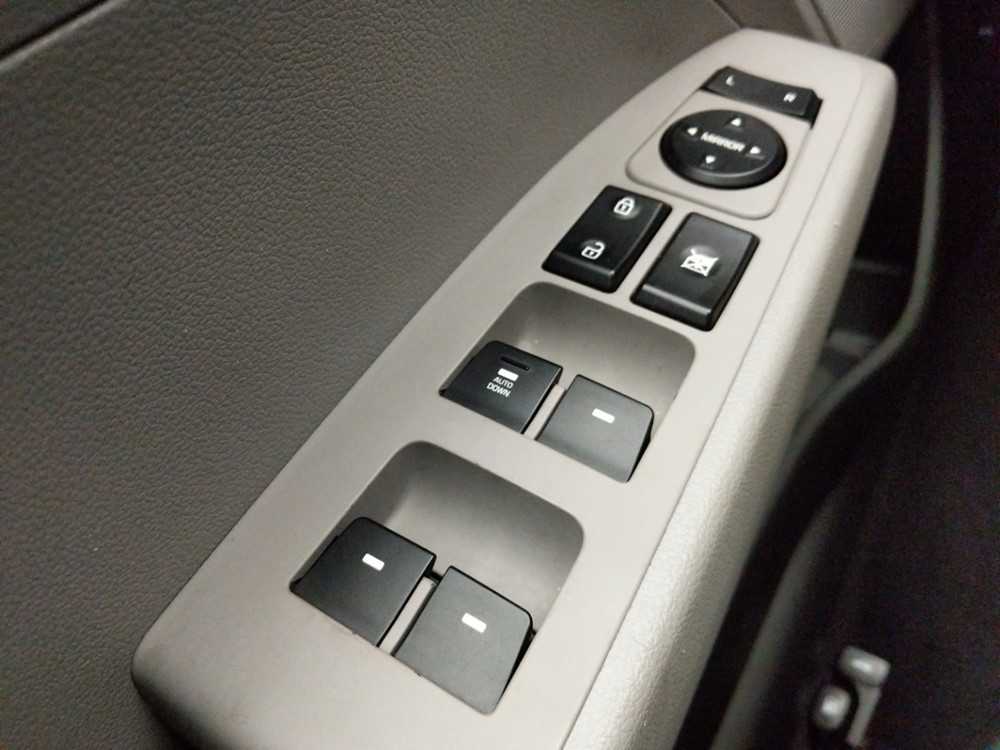 2017 Hyundai Elantra - Driver Power Windows/Lock Control