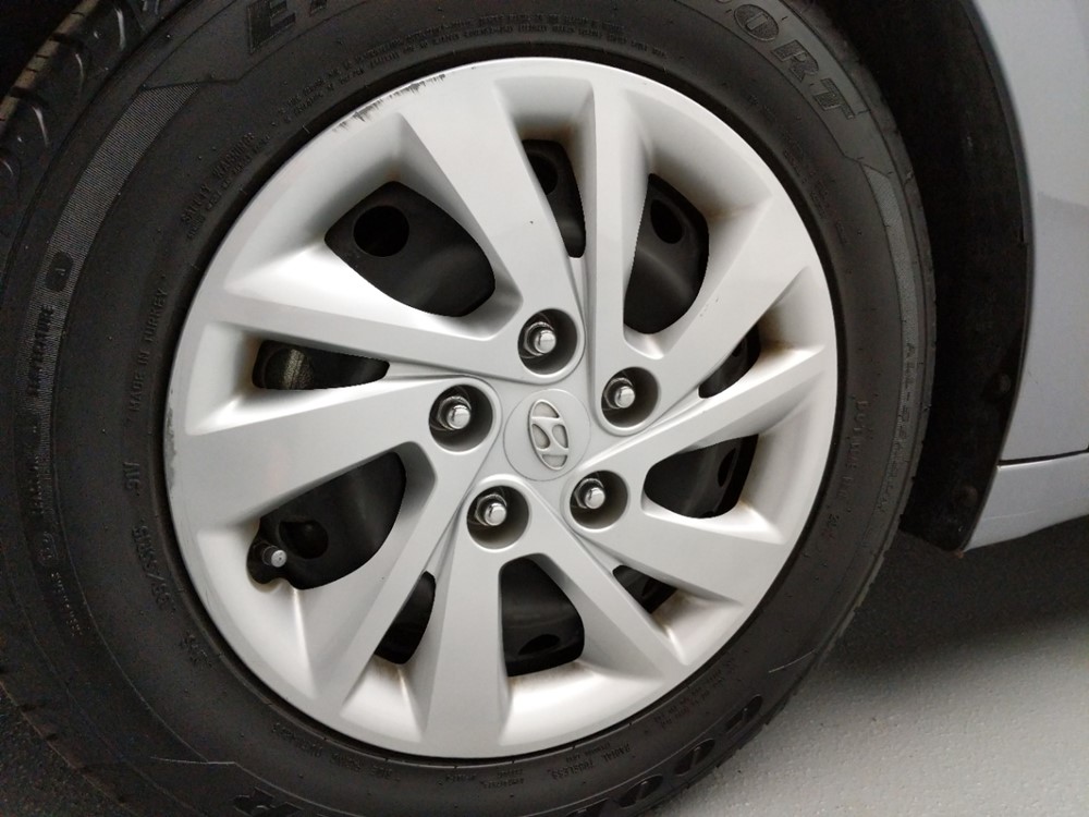 2017 Hyundai Elantra - Wheel
