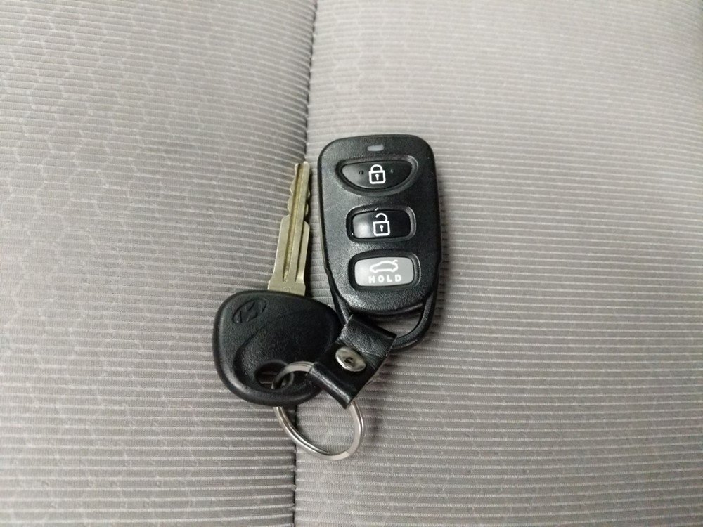 2017 Hyundai Elantra - Keys