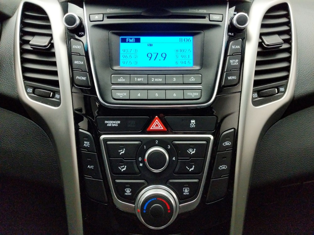 2017 Hyundai Elantra - Stereo Package