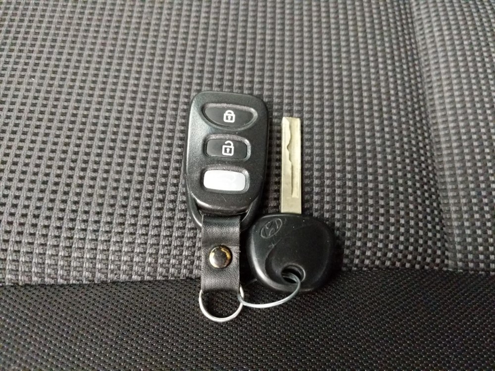 2017 Hyundai Elantra - Keys