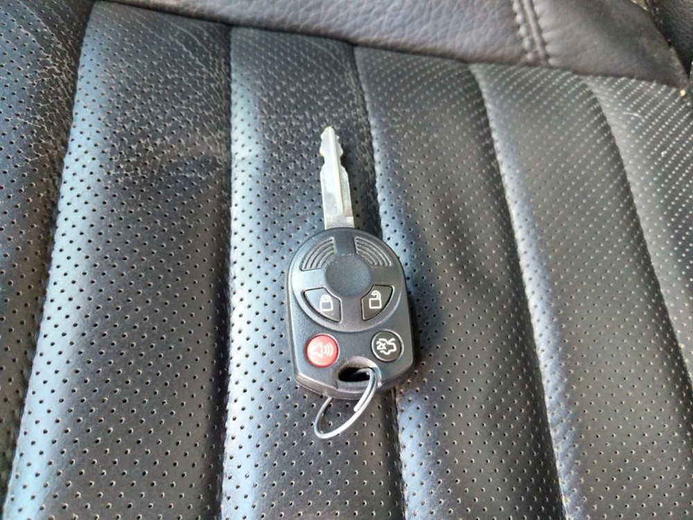 2010 Ford Mustang - Keys