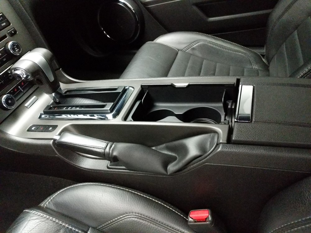2010 Ford Mustang - Center Console/Cup Holders