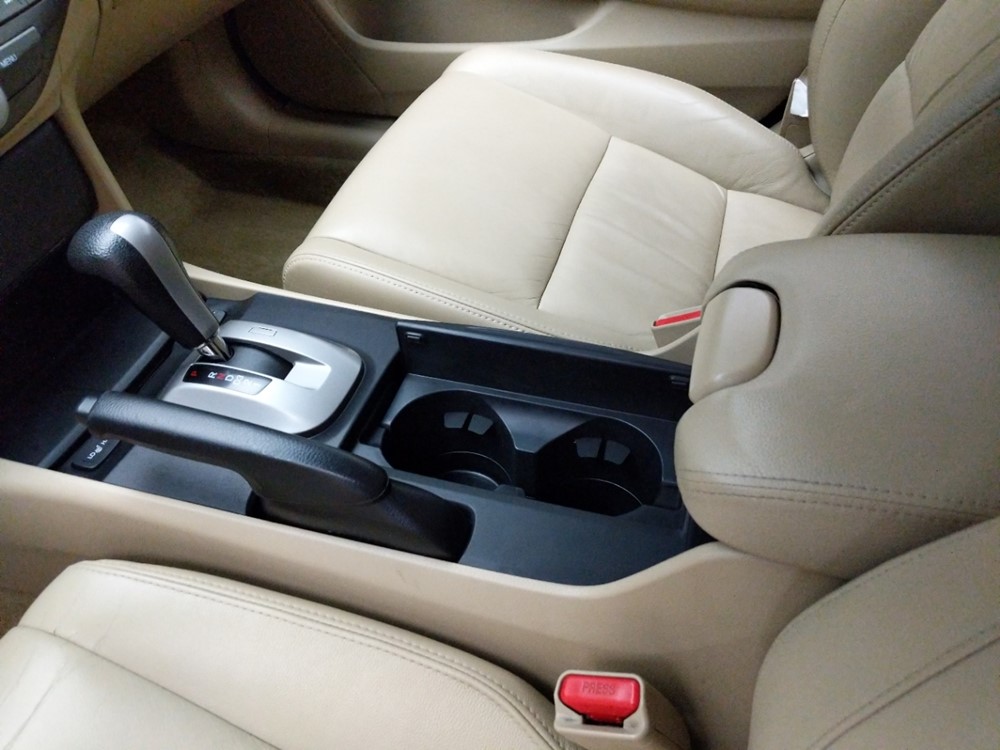 2010 Honda Accord - Center Console/Cup Holders