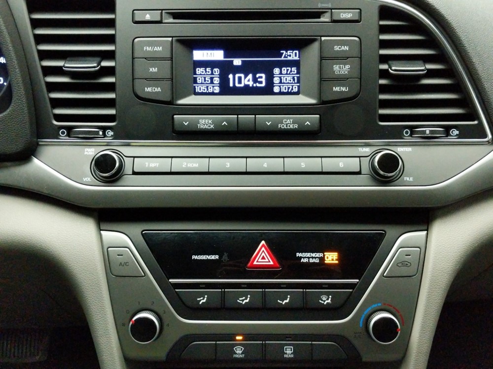 2017 Hyundai Elantra - Stereo Package