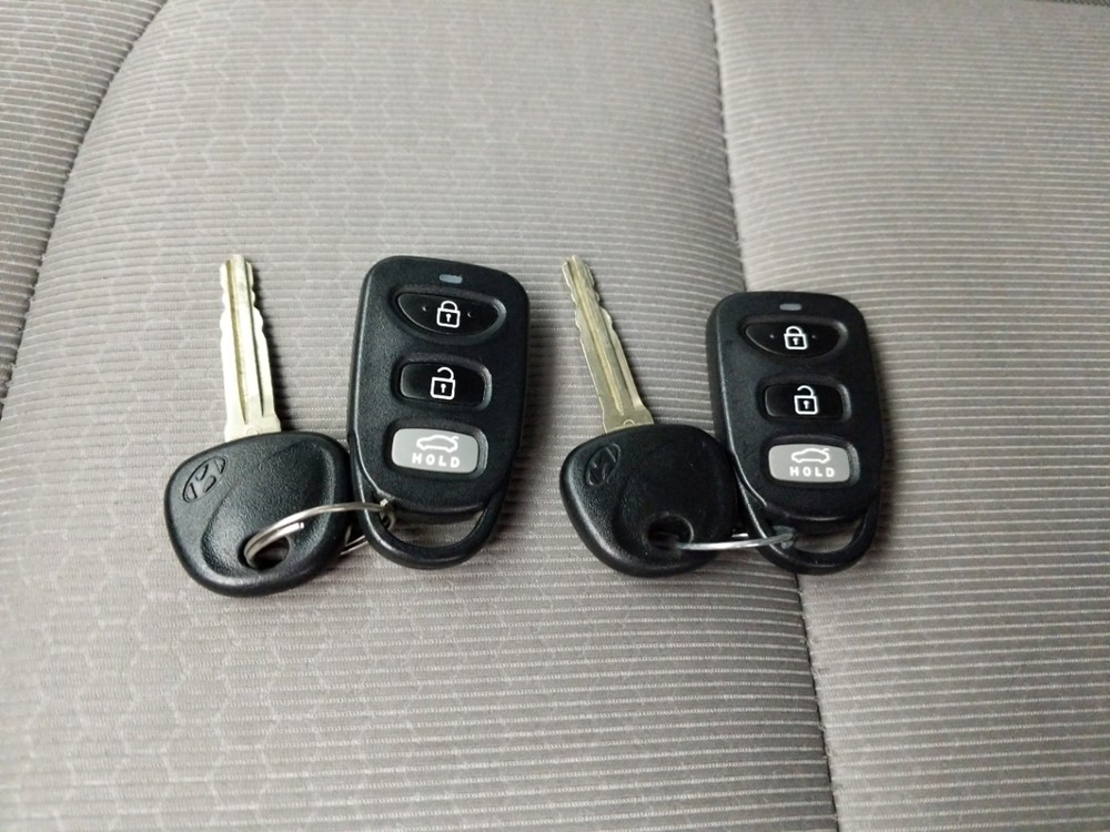 2017 Hyundai Elantra - Keys